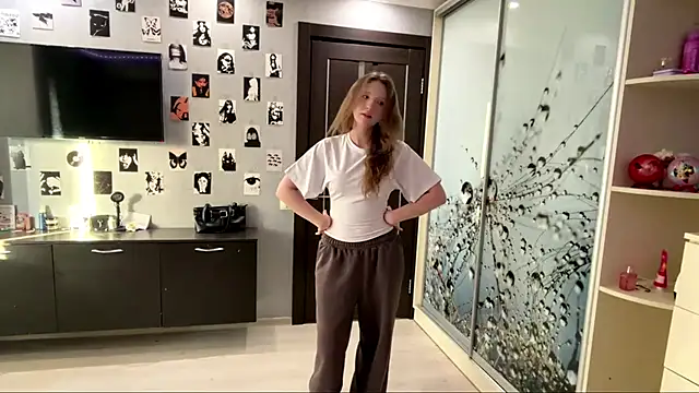 Princessofcashe online show from April 6, 2026, 3:13 pm