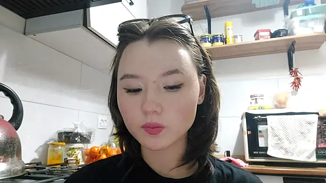 VelmaMaasch online show from February 10, 2026, 1:43 pm