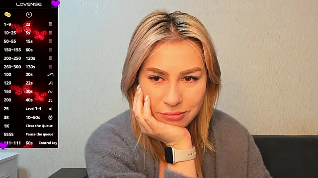 Snapshot of Roxi_Joy chatting on February 19, 2026, 1:08 pm Roxi Joy online show from February 19, 2026, 1:08 pm