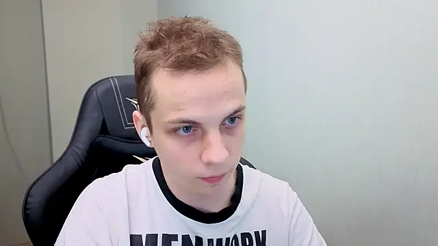 Snapshot of Markooaa chatting on April 15, 2026, 7:18 pm Markooaa online show from April 15, 2026, 7:18 pm