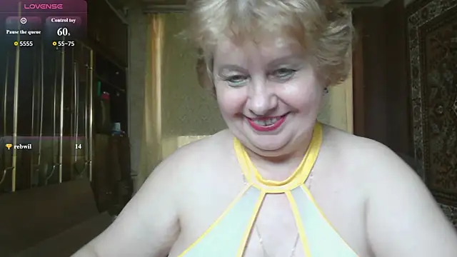 Snapshot of Casey_peach chatting on August 6, 2026, 9:15 am Casey peach online show from August 6, 2026, 9:15 am
