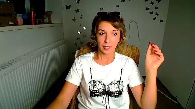 Lana Foxyy online show from July 12, 2026, 5:52 am