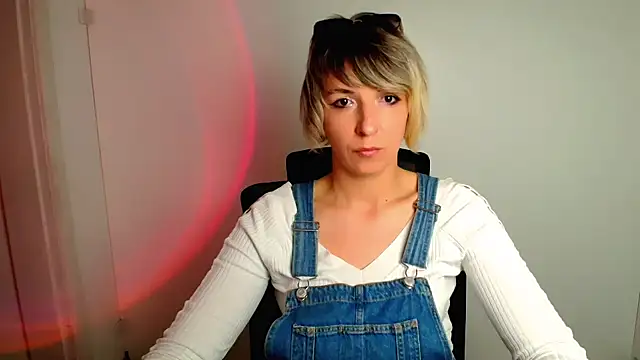 Snapshot of Lana_Foxyy chatting on May 3, 2026, 1:25 pm Lana Foxyy online show from May 3, 2026, 1:25 pm