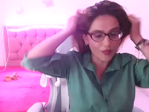 Snapshot of NathyVega chatting on December 18, 2025, 2:05 am NathyVega online show from December 18, 2025, 2:05 am