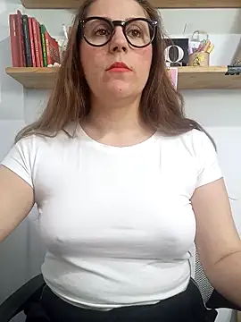 SofiEsteves online show from April 9, 2026, 12:33 pm