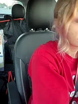 Snapshot of lindzybella chatting on September 28, 2025, 11:50 am lindzybella online show from September 28, 2025, 11:50 am