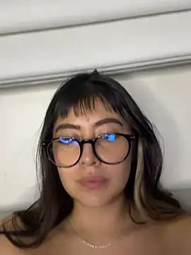 justmariee online show from April 4, 2026, 2:18 am