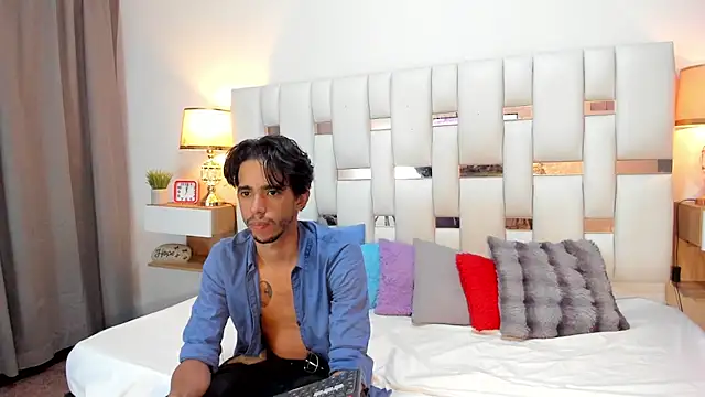 AndyKings 1 online show from April 16, 2026, 4:13 am