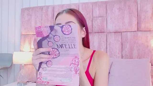 Snapshot of ScarlettFoox chatting on February 5, 2026, 12:01 pm ScarlettFoox online show from February 5, 2026, 12:01 pm