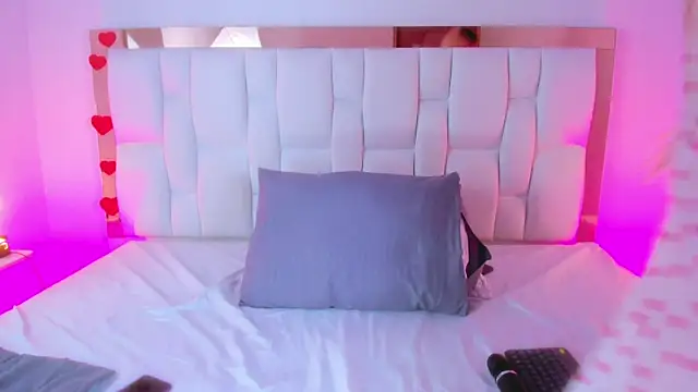 CamilleJuicy  online show from April 5, 2026, 12:45 pm