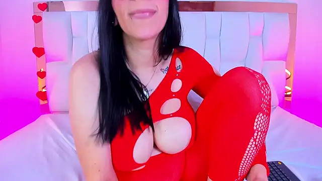 CamilleJuicy  online show from May 28, 2026, 12:55 pm