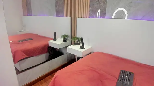 Snapshot of PamelaRed_ chatting on February 11, 2026, 7:36 pm PamelaRed online show from February 11, 2026, 7:36 pm