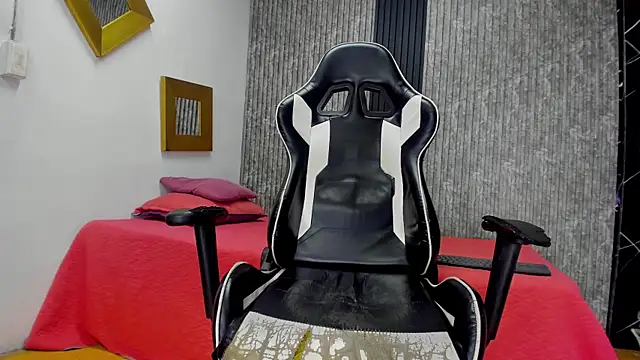 Snapshot of King_BBC09 chatting on December 18, 2025, 8:56 pm King BBC09 online show from December 18, 2025, 8:56 pm