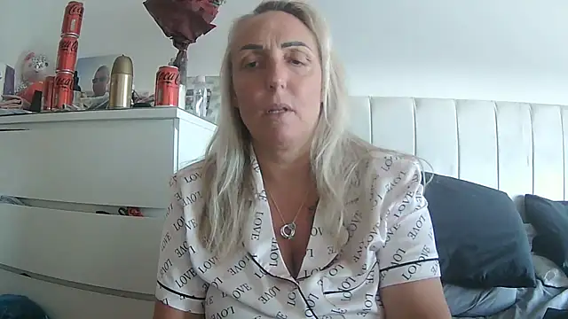 Snapshot of theblondecocklover chatting on April 21, 2026, 5:30 pm theblondecocklover online show from April 21, 2026, 5:30 pm