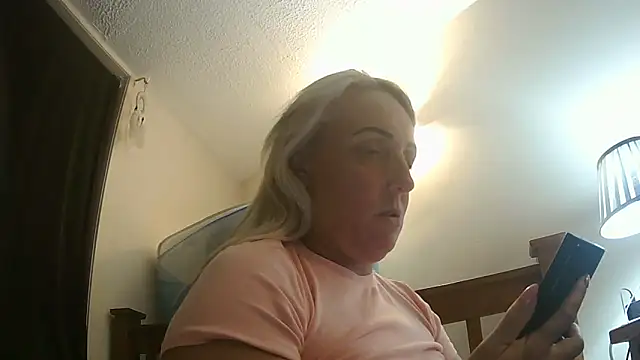 theblondecocklover online show from April 4, 2026, 7:31 pm