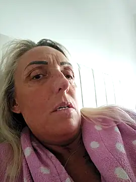 Snapshot of theblondecocklover chatting on May 19, 2026, 6:20 am theblondecocklover online show from May 19, 2026, 6:20 am