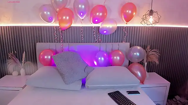 CharloteBrown  online show from January 16, 2026, 4:27 am