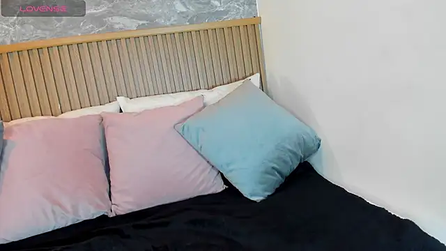 alina souvage  online show from February 8, 2026, 8:39 pm