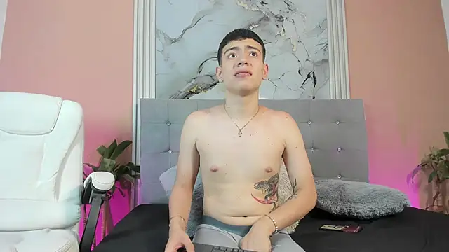 alex xhunter online show from March 6, 2026, 7:42 pm