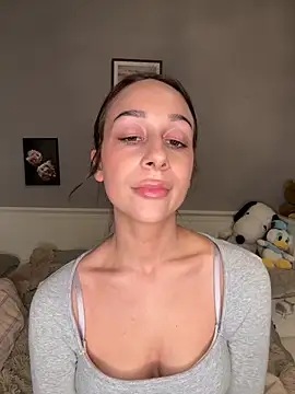 ChiaraSommer online show from April 19, 2026, 6:10 pm