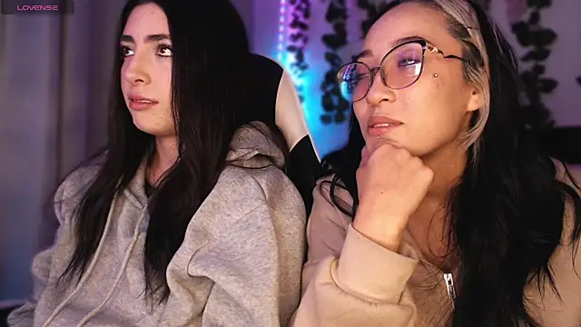 viicky r online show from March 23, 2026, 4:56 am