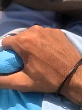 Snapshot of Honey-4u chatting on December 18, 2025, 4:39 am Honey-4u online show from December 18, 2025, 4:39 am