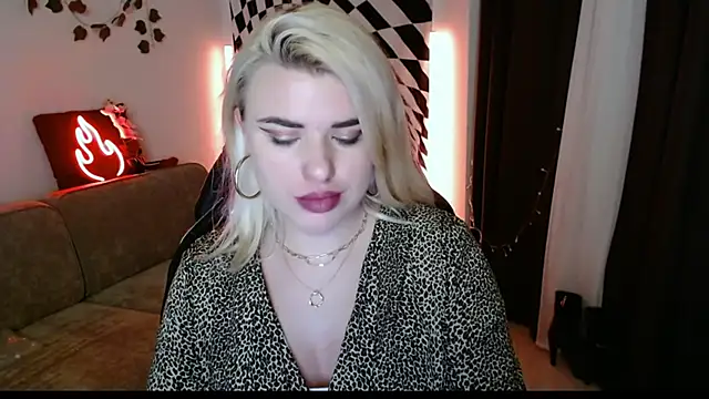Snapshot of Ariana_Saint chatting on March 29, 2026, 8:54 pm Ariana Saint online show from March 29, 2026, 8:54 pm