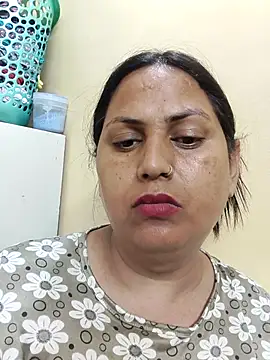 Snapshot of Hotmylips chatting on April 12, 2026, 2:42 pm Hotmylips online show from April 12, 2026, 2:42 pm