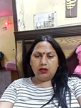 Snapshot of Hotmylips chatting on April 15, 2026, 3:05 pm Hotmylips online show from April 15, 2026, 3:05 pm