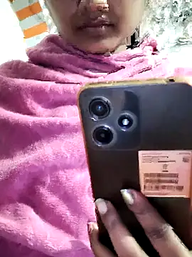 Snapshot of sweety-sexy2 chatting on December 17, 2025, 2:33 pm sweety-sexy2 online show from December 17, 2025, 2:33 pm