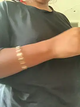 missmisha01 online show from April 13, 2026, 2:04 am