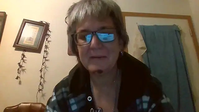 becky1111 online show from May 30, 2026, 9:37 am