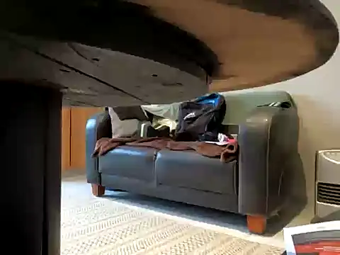 Snapshot of luiseandrogyne chatting on December 18, 2025, 5:17 pm luiseandrogyne online show from December 18, 2025, 5:17 pm