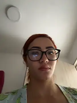 Snapshot of anaperla- chatting on December 18, 2025, 3:49 pm anaperla- online show from December 18, 2025, 3:49 pm