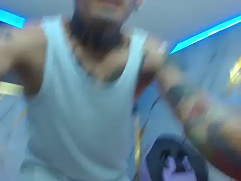 Snapshot of Boy_tatto77 chatting on February 14, 2026, 6:41 pm Boy tatto77 online show from February 14, 2026, 6:41 pm