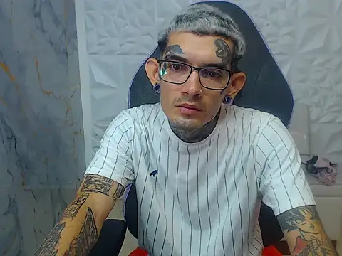 Snapshot of Boy_tatto77 chatting on February 8, 2026, 3:43 pm Boy tatto77 online show from February 8, 2026, 3:43 pm