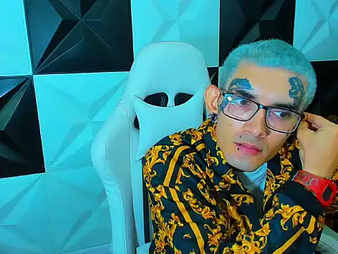 Snapshot of Boy_tatto77 chatting on December 20, 2025, 6:33 pm Boy tatto77 online show from December 20, 2025, 6:33 pm