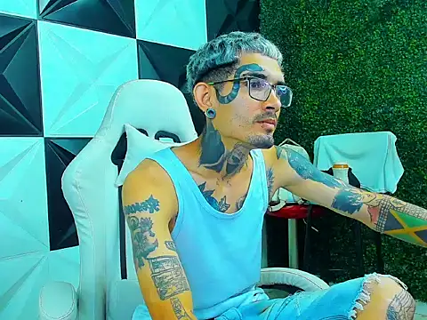 Snapshot of Boy_tatto77 chatting on February 20, 2026, 5:48 pm Boy tatto77 online show from February 20, 2026, 5:48 pm