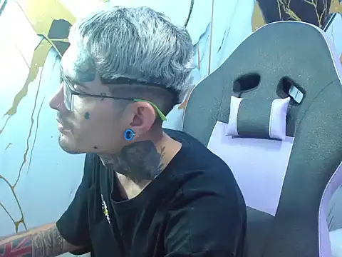 Snapshot of Boy_tatto77 chatting on February 11, 2026, 5:57 pm Boy tatto77 online show from February 11, 2026, 5:57 pm