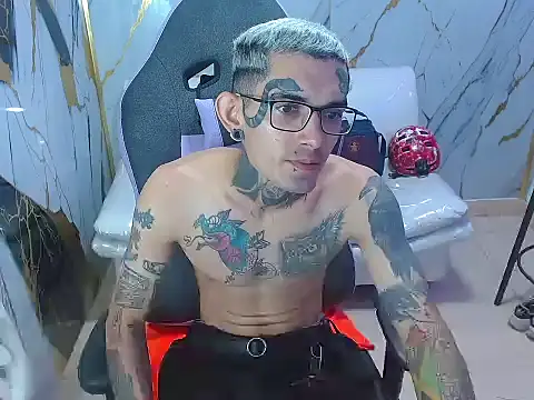 Snapshot of Boy_tatto77 chatting on January 14, 2026, 3:48 pm Boy tatto77 online show from January 14, 2026, 3:48 pm