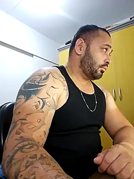 Snapshot of drlluis chatting on December 17, 2025, 9:31 pm drlluis online show from December 17, 2025, 9:31 pm