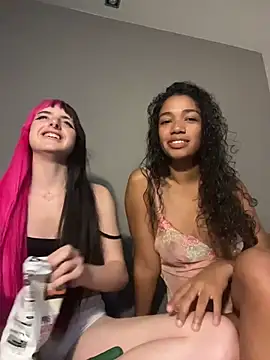 MikaScarlet online show from April 28, 2026, 8:13 pm