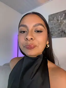 Snapshot of Nicollewest1 chatting on June 1, 2026, 11:48 pm Nicollewest1 online show from June 1, 2026, 11:48 pm