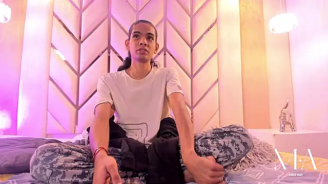 Max Ari online show from January 17, 2026, 4:05 am