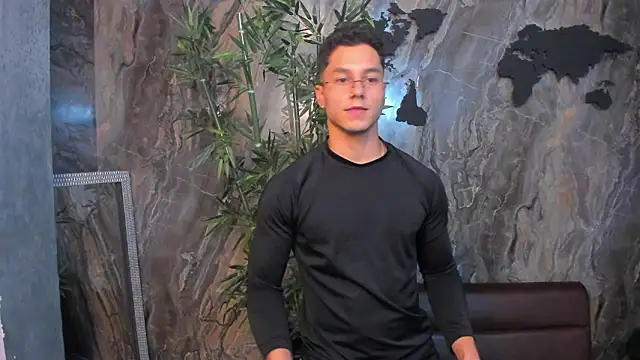 Snapshot of Noah_Clarkk chatting on February 20, 2026, 11:17 pm Noah Clarkk online show from February 20, 2026, 11:17 pm