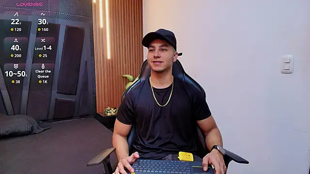 Noah Clarkk online show from April 19, 2026, 1:34 pm