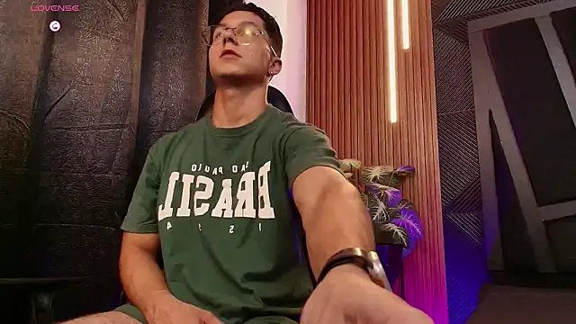 Snapshot of Noah_Clarkk chatting on February 14, 2026, 11:27 pm Noah Clarkk online show from February 14, 2026, 11:27 pm