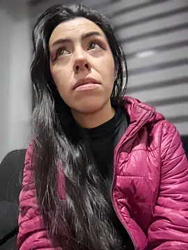 Sky Girl LS online show from December 23, 2025, 1:05 am