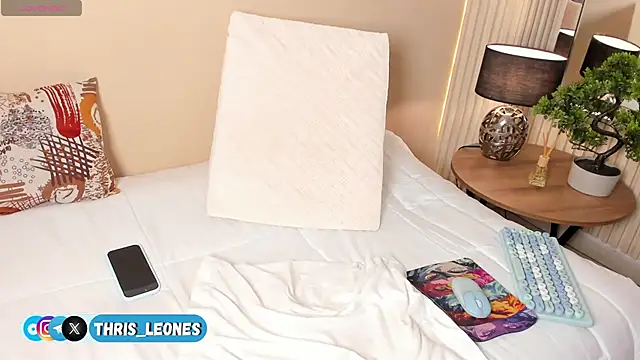 Thristan Leones online show from April 19, 2026, 7:42 am