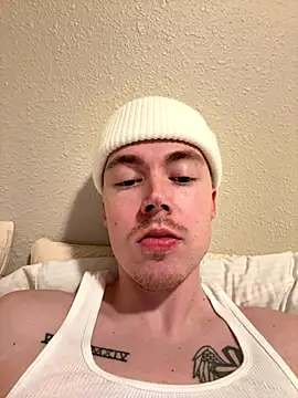 Snapshot of lukalovesyou chatting on December 18, 2025, 5:01 am lukalovesyou online show from December 18, 2025, 5:01 am